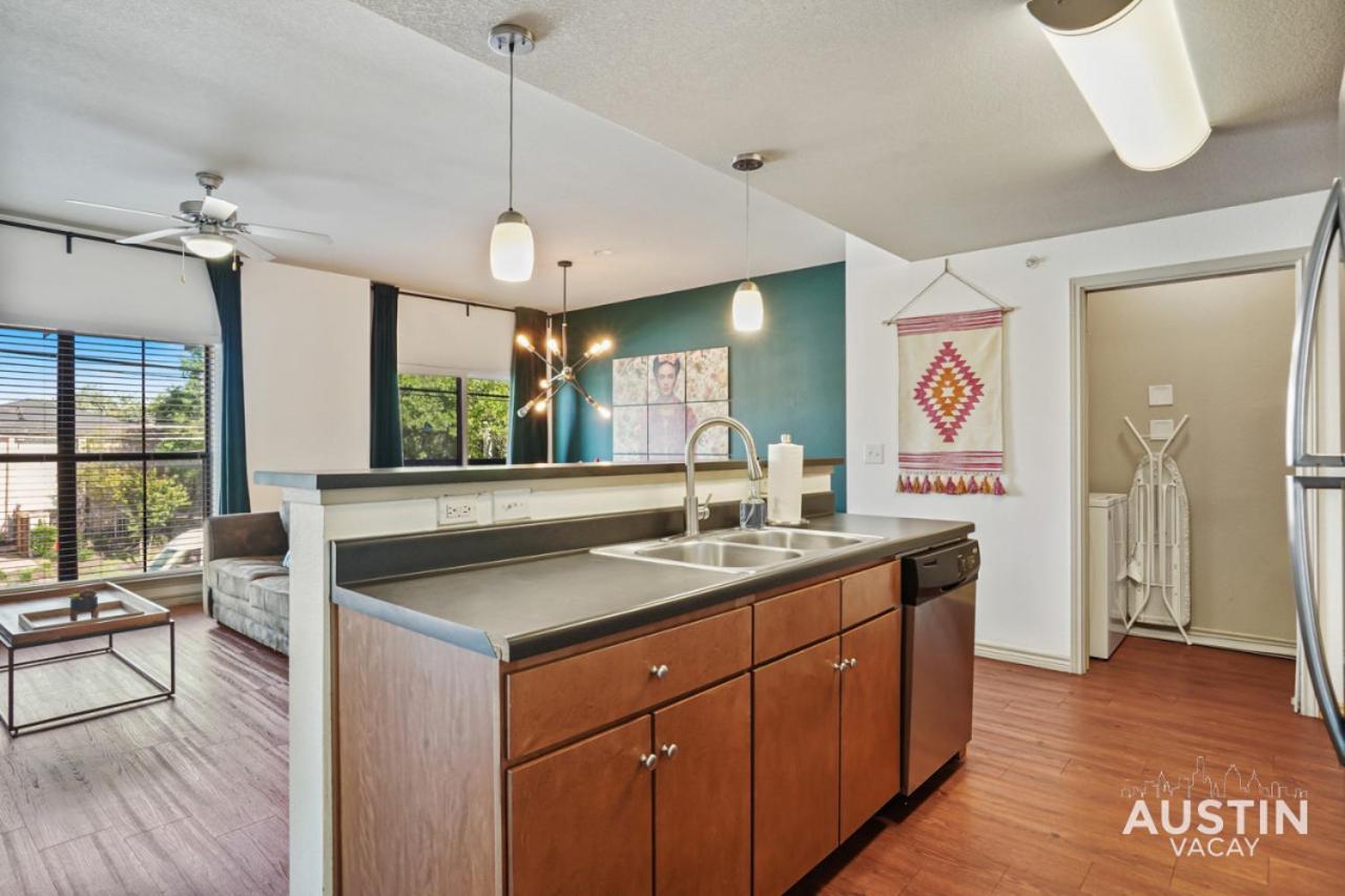 Ferienwohnung Stylish 4Br With Smart Tv And Free Garage Parking Austin Exterior foto