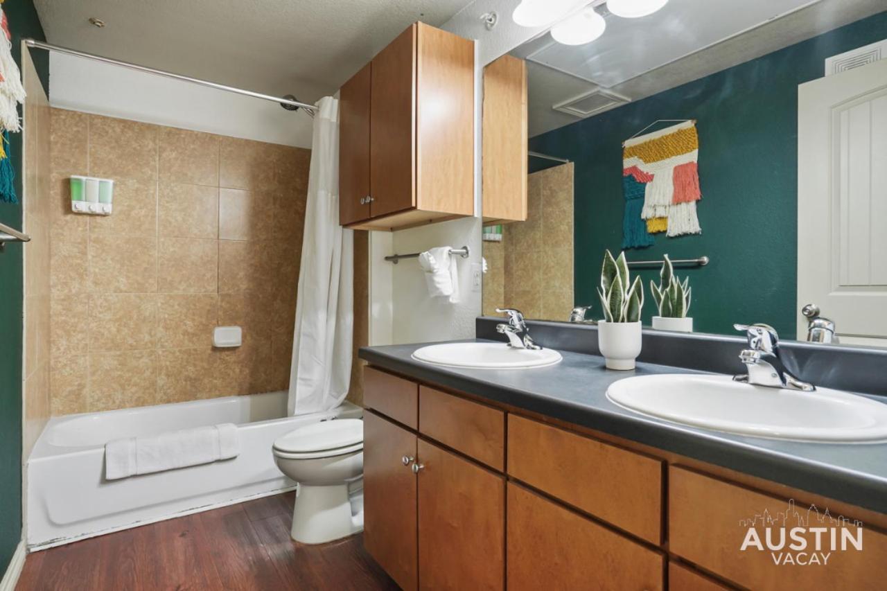 Ferienwohnung Stylish 4Br With Smart Tv And Free Garage Parking Austin Exterior foto
