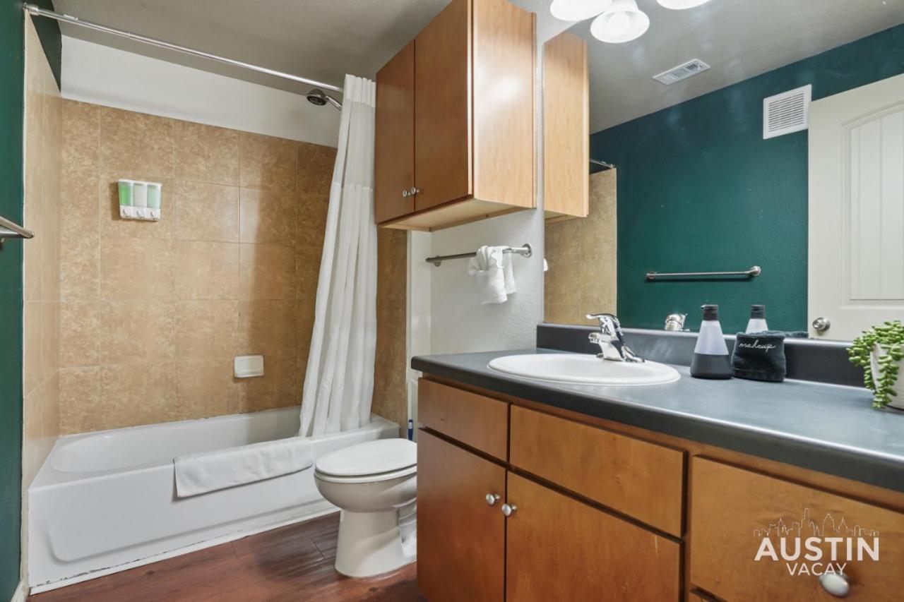 Ferienwohnung Stylish 4Br With Smart Tv And Free Garage Parking Austin Exterior foto